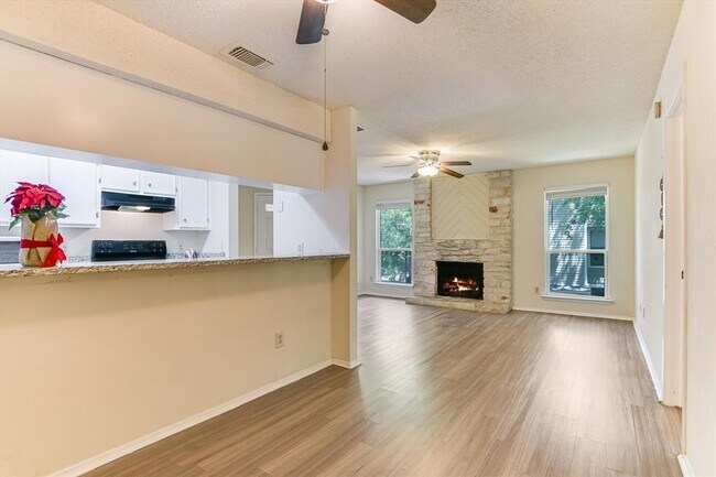 Foto del edificio - 10616 Mellow Ln