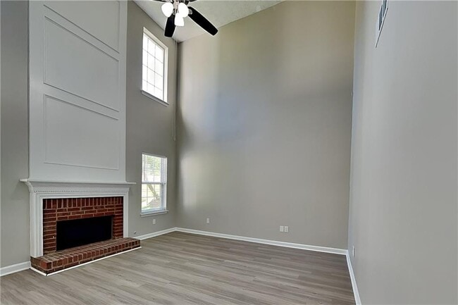 Foto del edificio - 1618 Sparrow Wood Ln SW