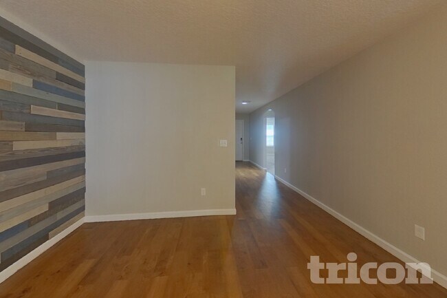Foto del edificio - 77094 Crosscut Wy