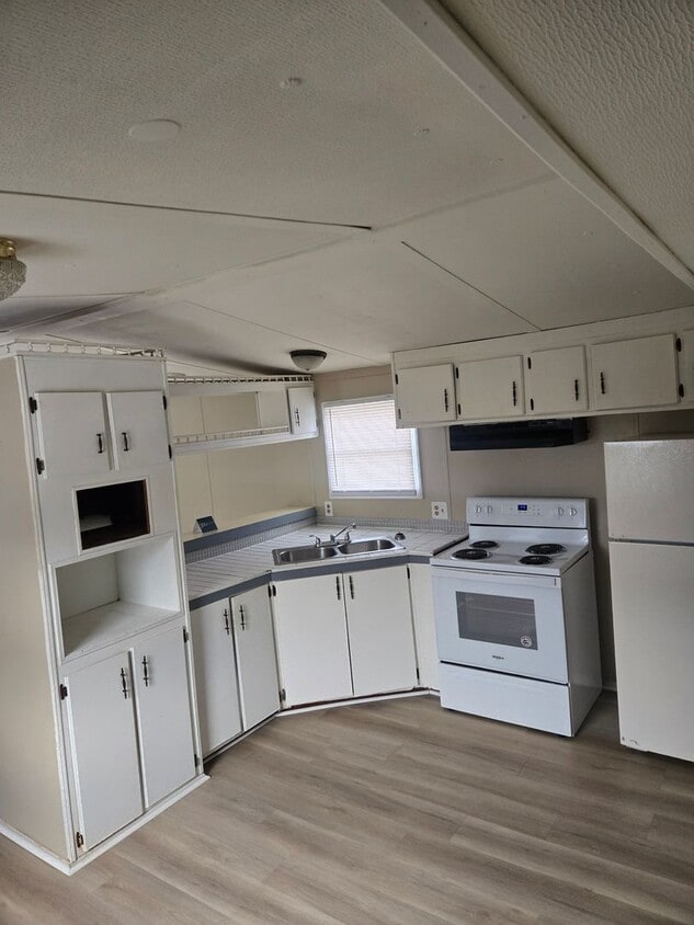 3 bedroom, 2 bath Mobile Home in Yorktowne - 3 bedroom, 2 bath Mobile Home in Yorktowne