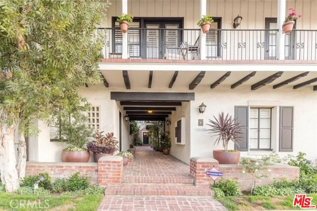 Foto principal - 10840 Lindbrook Dr