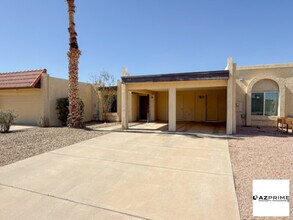 Building Photo - 812 W Duke Dr