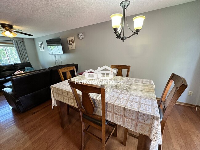 Foto del edificio - 10921 Jersey Ct N