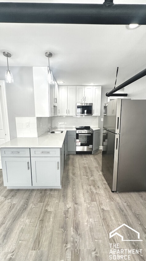 Foto principal - 1224 W Rosemont Ave
