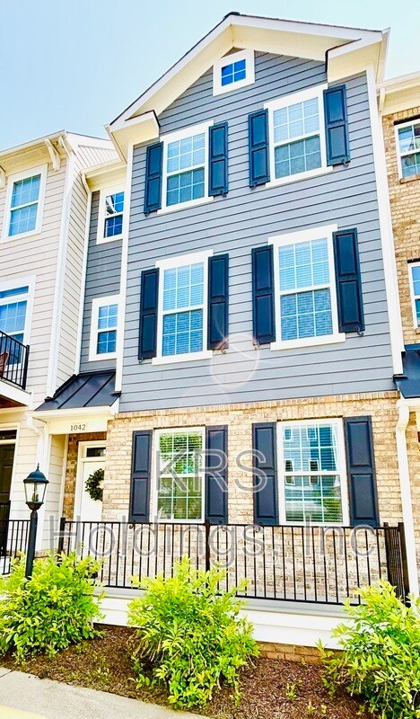 Foto del edificio - 1042 Old Trail Dr