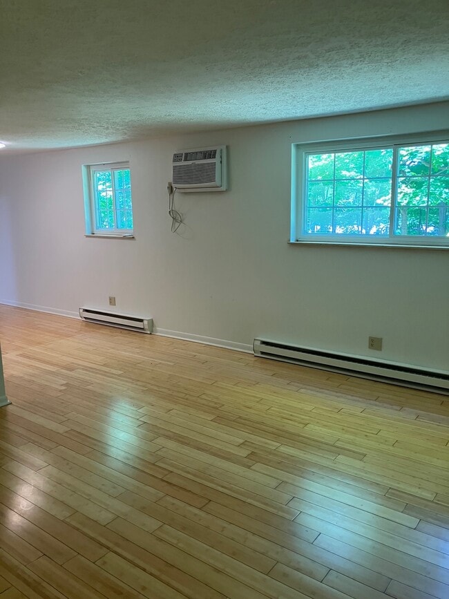 Building Photo - 6062 Donna-Jay Dr