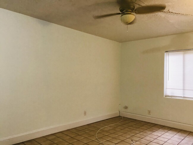 Building Photo - 1249 S Orlando Ave
