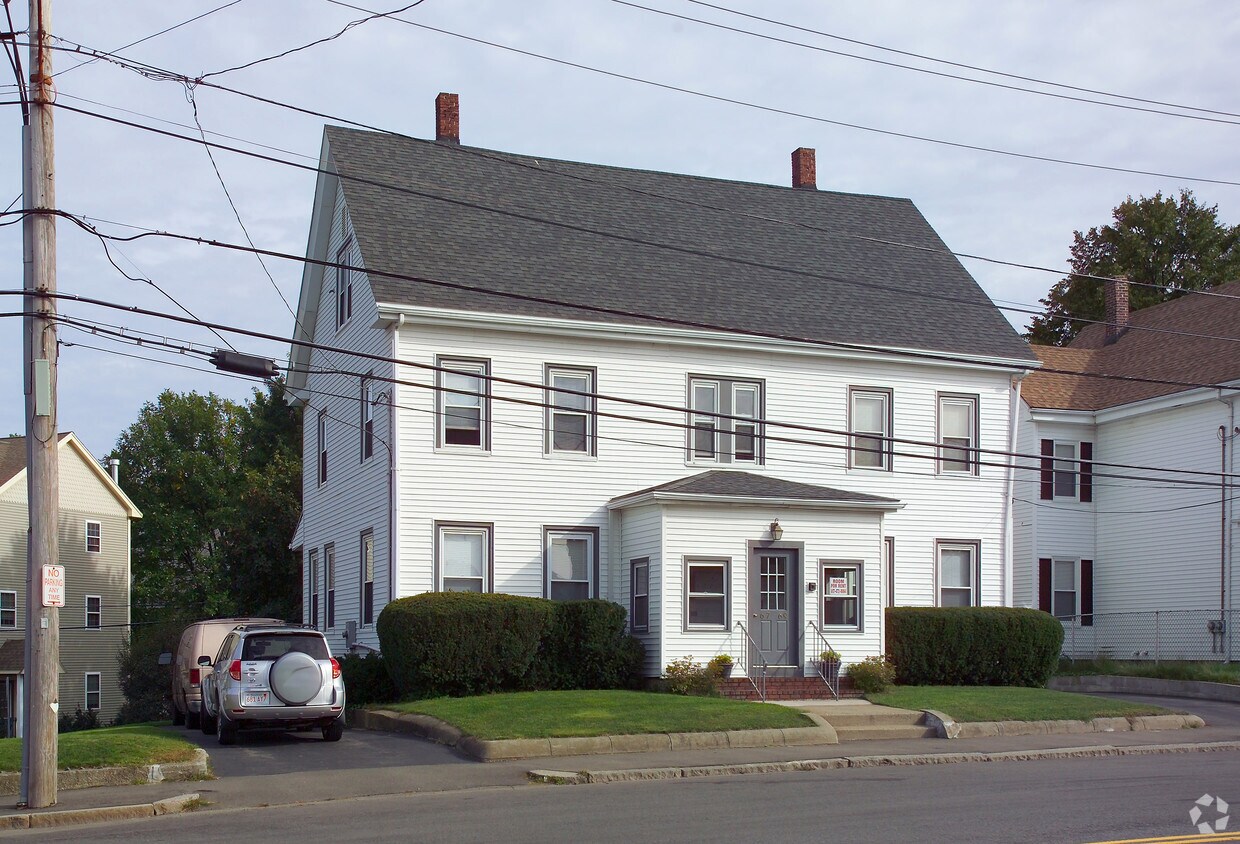 Foto del edificio - 67-69 Revere Rd