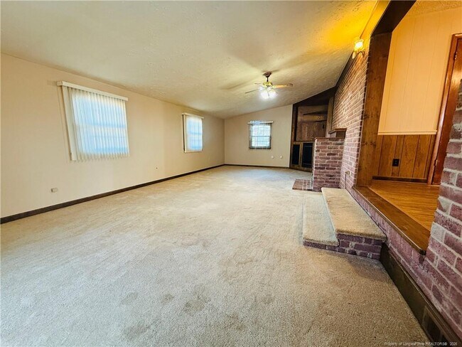 Foto del edificio - 6050 Camden Rd