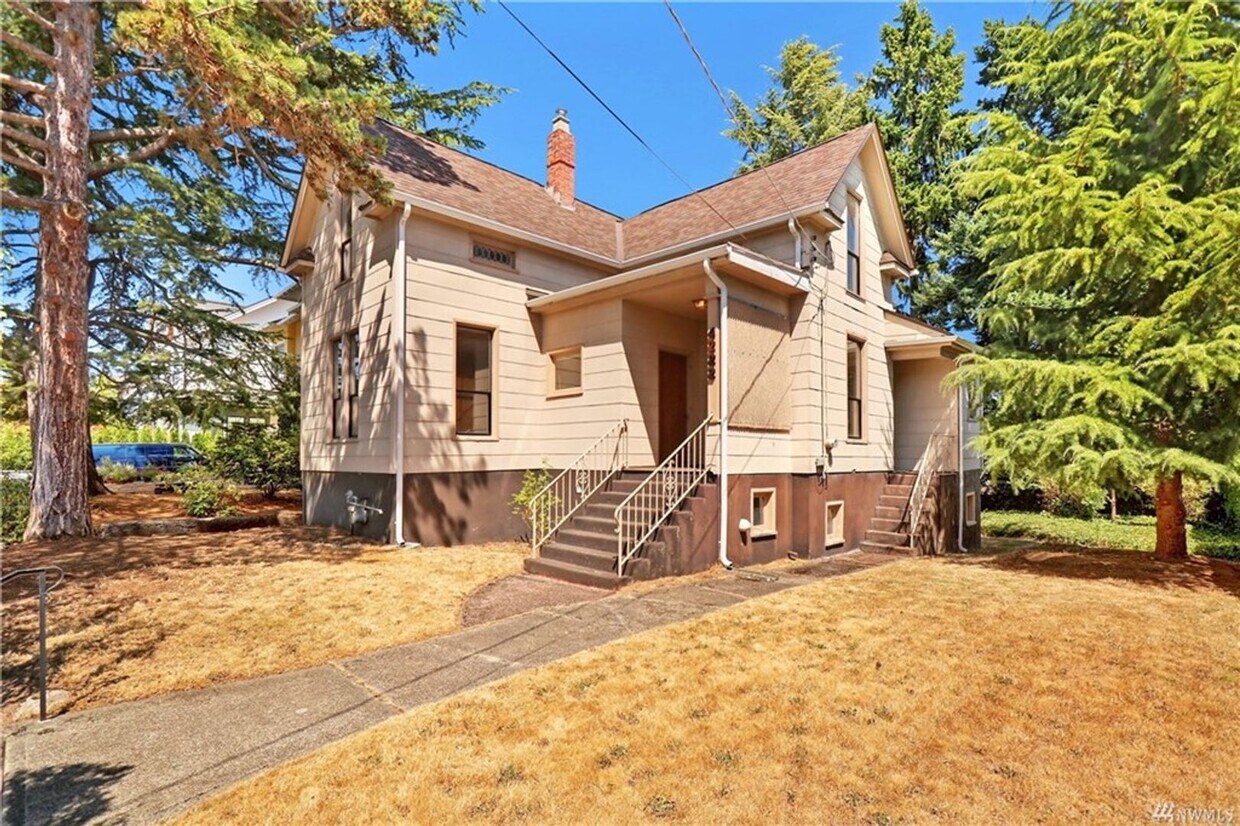 Primary Photo - Charming original 1900 farm house.