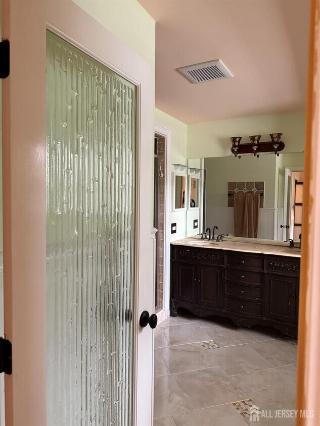 Foto del edificio - 176 Nebula Rd