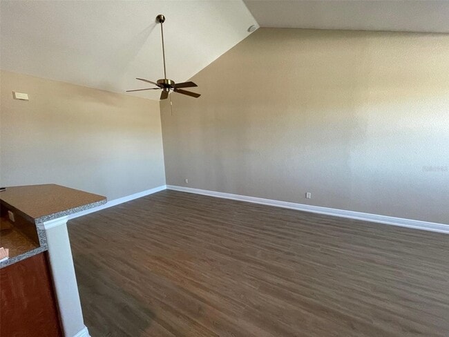 Foto del edificio - 10365 Pendleton Ave