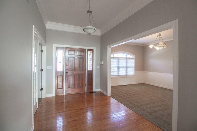 Building Photo - 4104 White Pine Ct