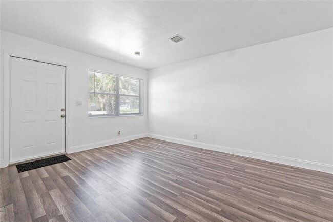 Building Photo - 1040 NW 23rd Ter