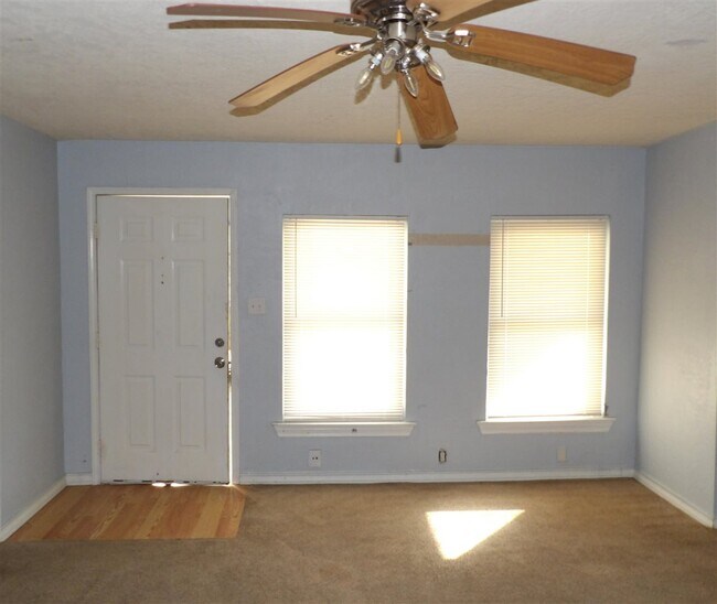 Building Photo - 2906 NW 19th St