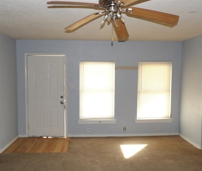 Foto del edificio - 2906 NW 19th St