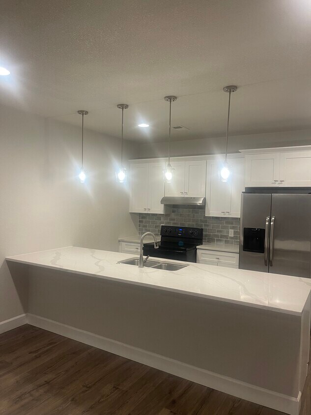 KITCHEN - 3868 Grand Baker St