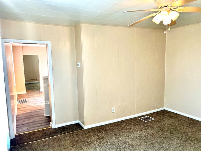 Building Photo - 568 Conrad Ave