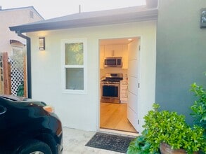 Building Photo - 7034 Yarmouth Ave