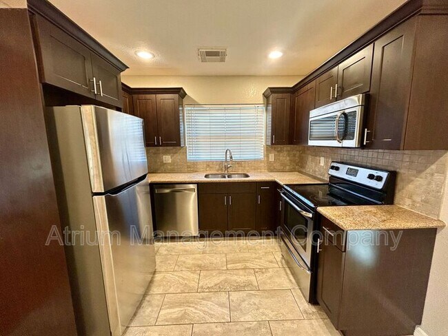 Foto del edificio - 2719 W State St