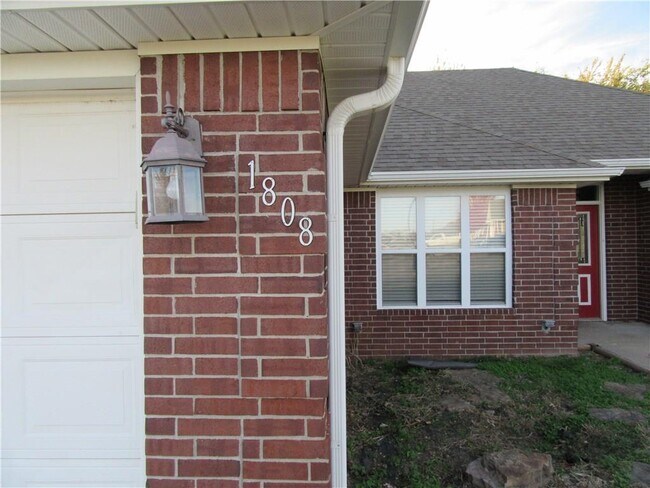 Foto del edificio - 1808 N Patriot