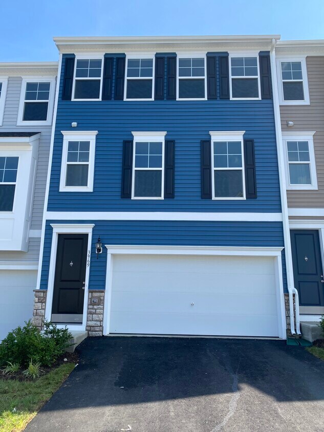 Foto principal - 3969 Shire Meadow Ln
