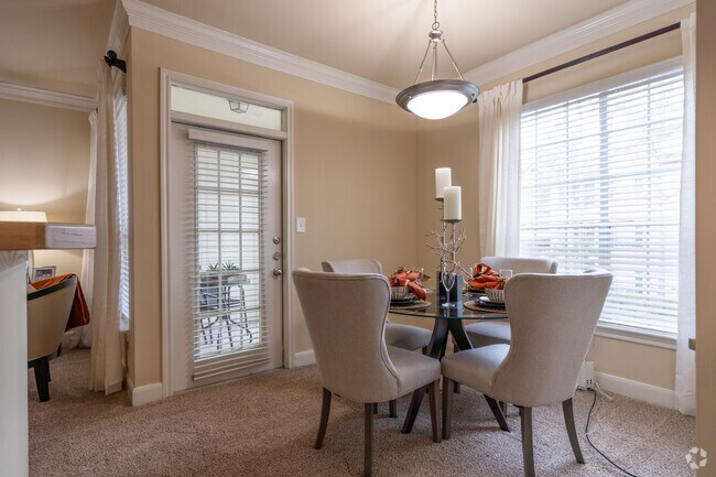 Dining Area - Park at Armand Bayou