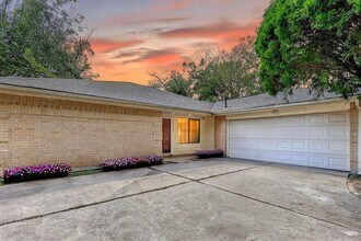 Building Photo - 13315 Nevermore Dr