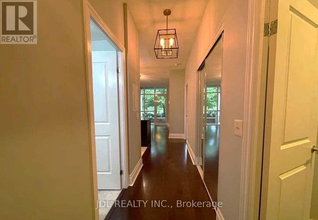 Building Photo - 57 Upper Duke Crescent