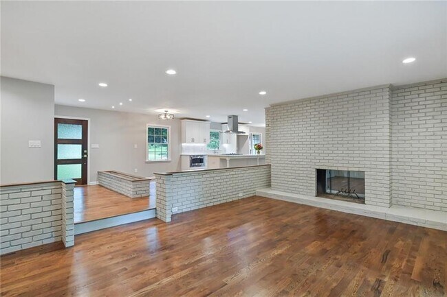 Foto del edificio - 4176 Triple Creek Ct NE