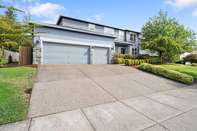 Building Photo - Beautifully Maintained 5 Bedroom Home In H...