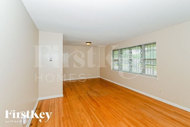Foto del edificio - 5176 Rolling Meadows Dr