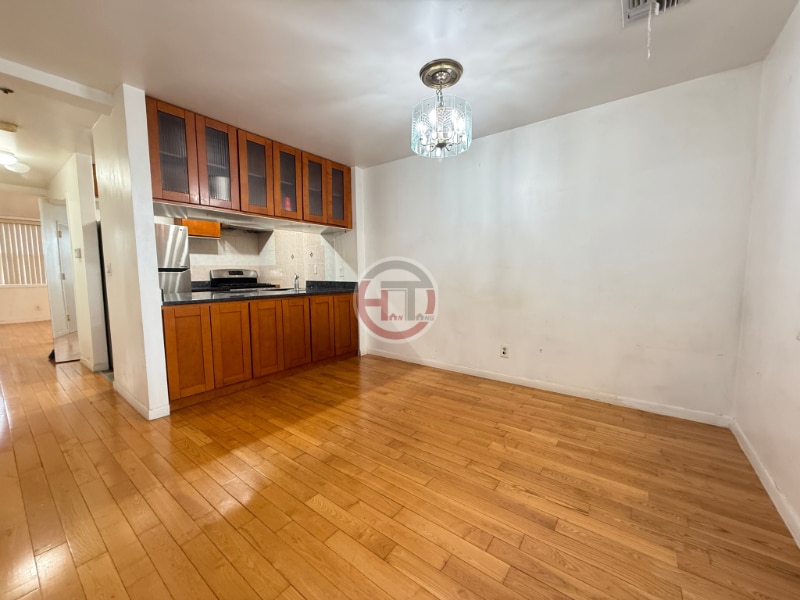 Photo - 227 Admiral Ln (The Bronx, NY)
