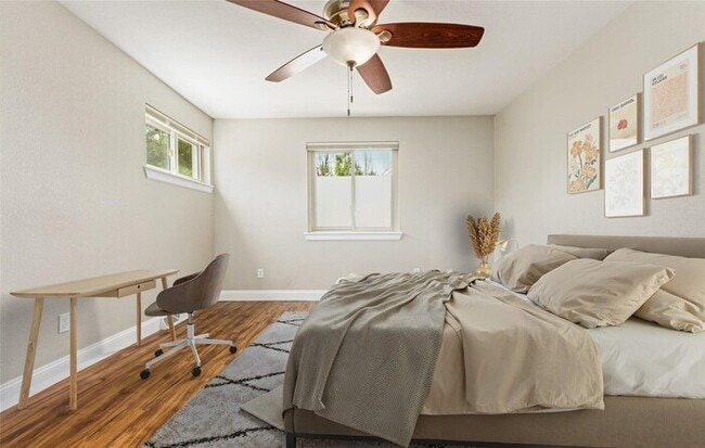 Building Photo - Spacious 4BR Home with Fenced Yard, Solar & Covered Patio in Walnut Hills