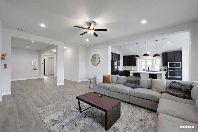 Foto del edificio - Stunning 4BR House in Leander