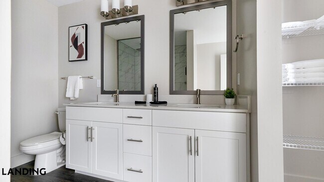 Foto del edificio - 2220 W First St