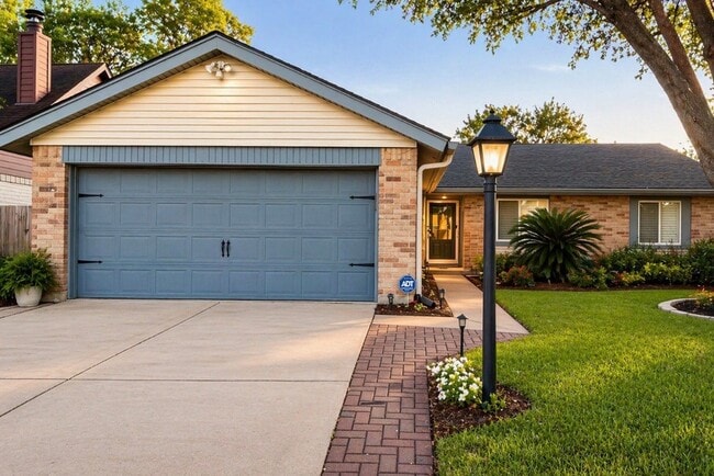 Photo - 8015 Windy Creek Dr House