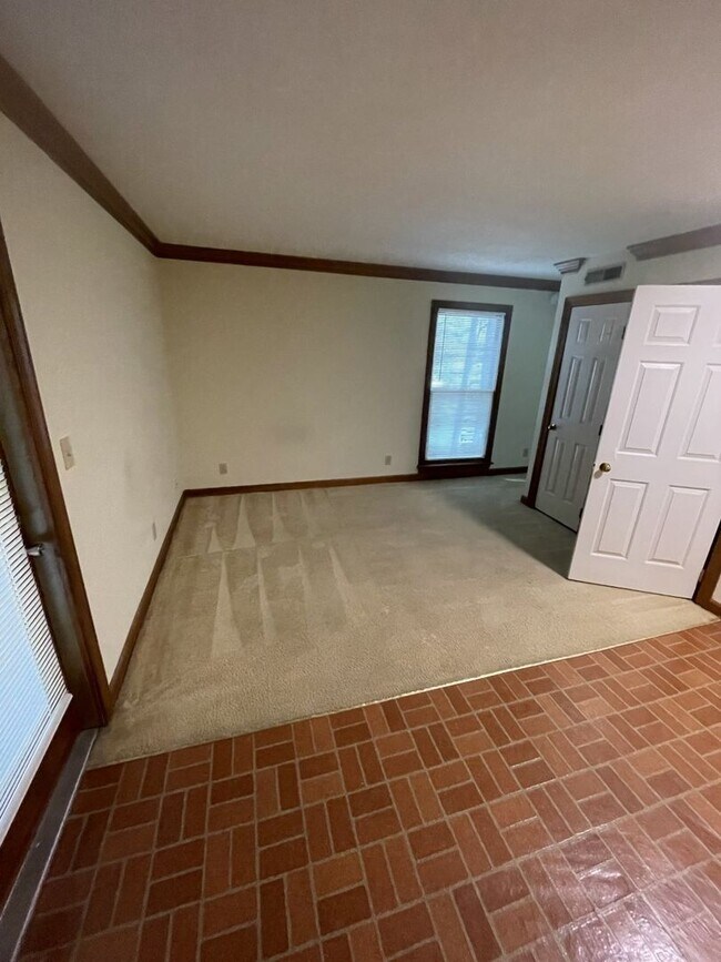 Building Photo - 3530-301 Ivy Commons Drive