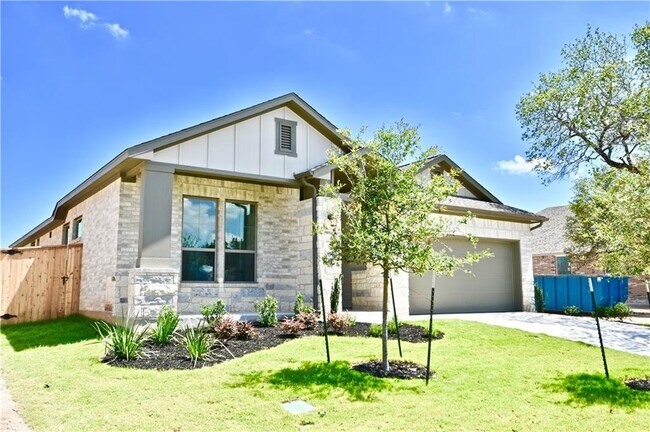 Building Photo - 877 Whitetail Dr