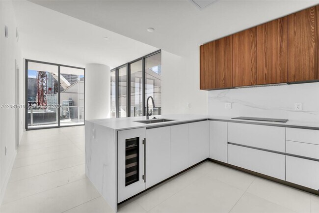 Building Photo - 1400 Biscayne Blvd