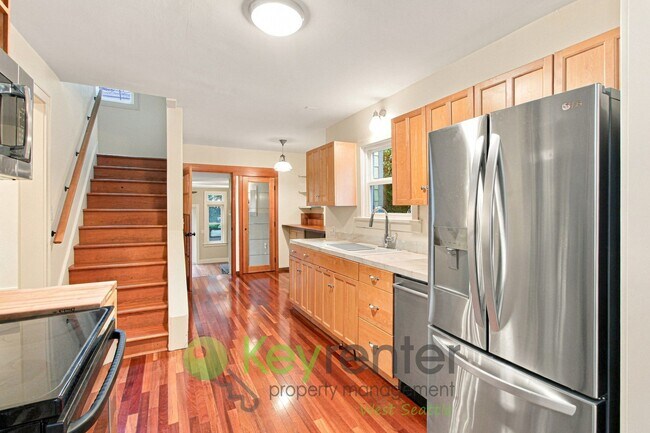 Foto del edificio - 9844 42nd Ave SW