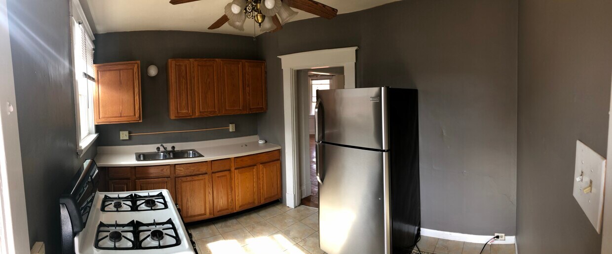 Kitchen - 124 16th St
