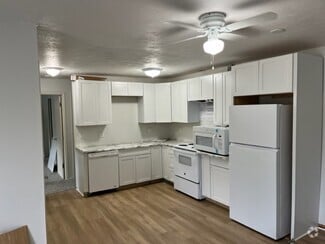 Building Photo - 23855 David Dr