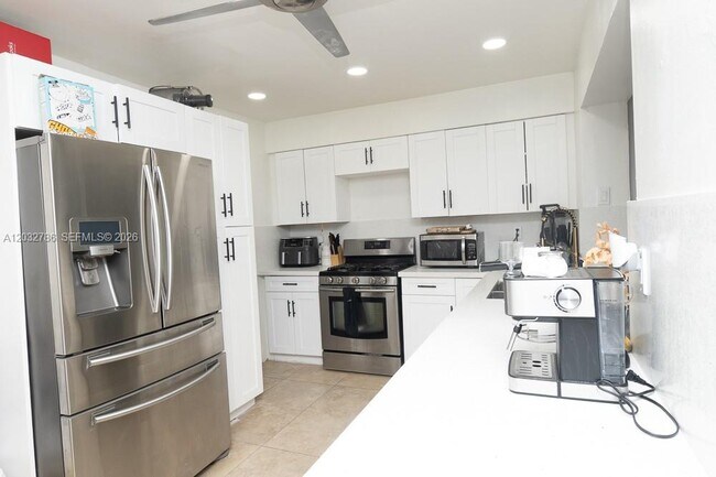 Foto del edificio - 5941 NW 14th Ct