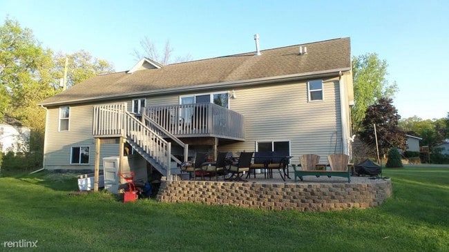 Building Photo - 3 br, 2 bath House - 1200 Schuring Rd