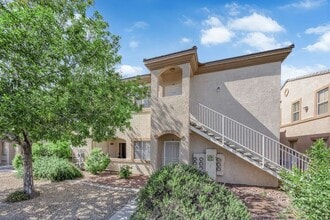 Building Photo - 3400 Cabana Dr