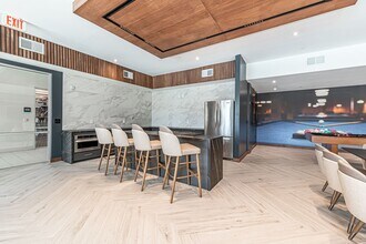 Building Photo - 8877 Lakes at 610 Dr