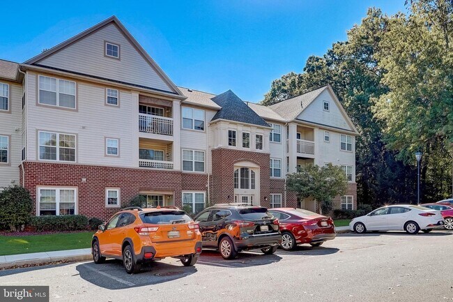 Building Photo - 305 Tall Pines Ct