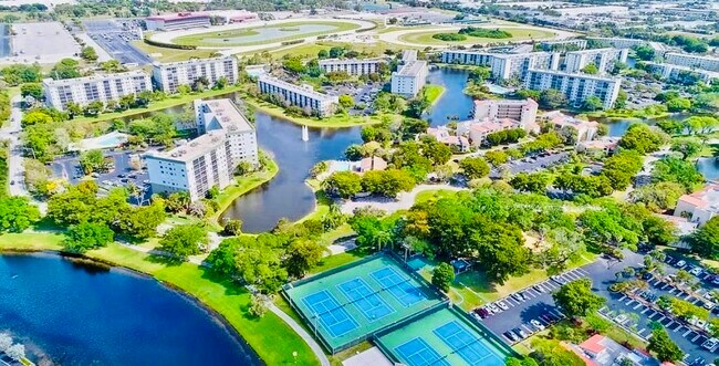 Foto del edificio - 2104 S Cypress Bend Dr