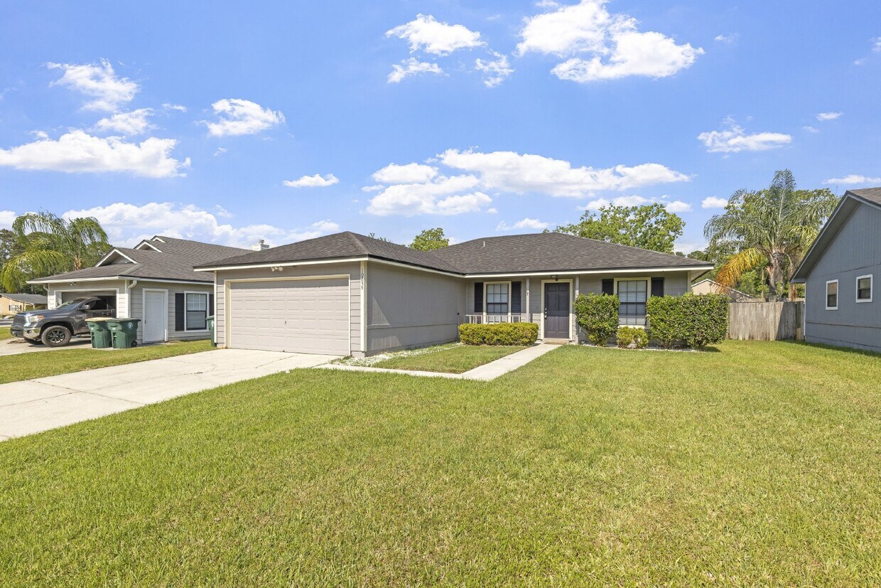 Foto principal - NEWLY RENOVATED in MANDARIN, 3-Bedroom Hom...